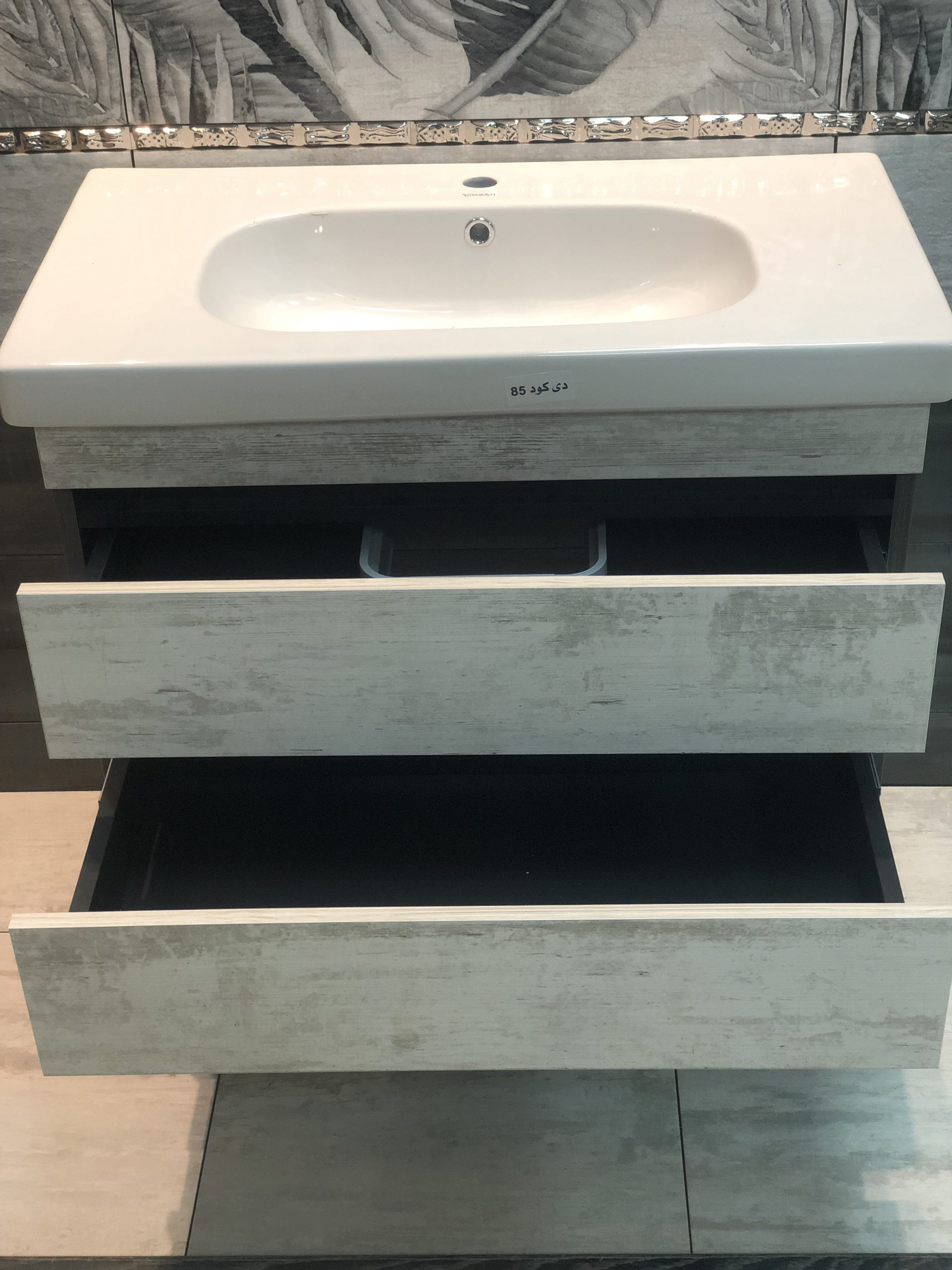 وحدة حمام بيضاء اللون – مودرين مصنوعة من الخشب lara model